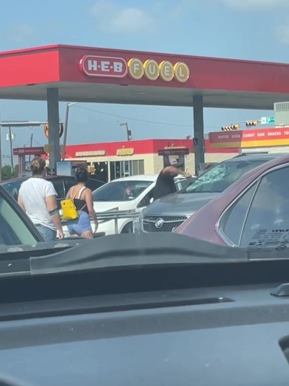 Bimbo chiuso in auto sotto il sole in Texas