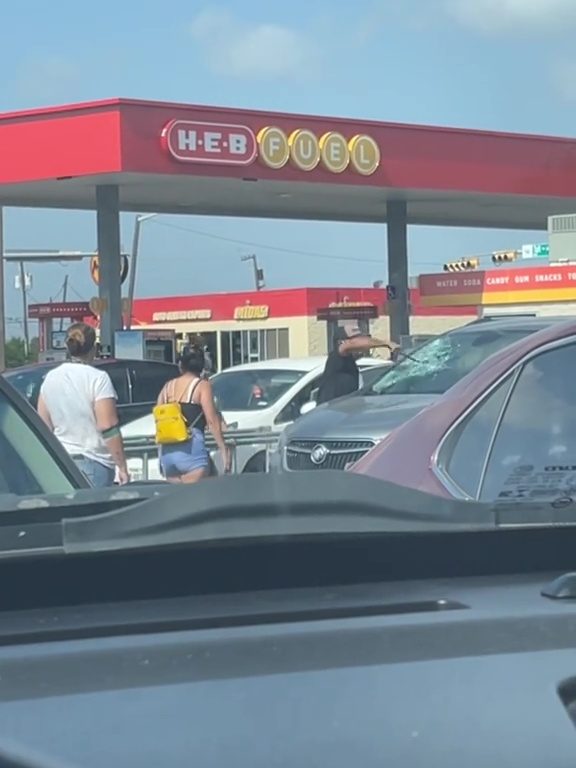 Bimbo chiuso in auto sotto il sole in Texas