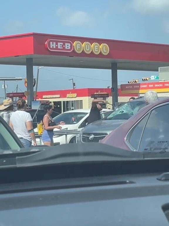 Bimbo chiuso in auto sotto il sole in Texas