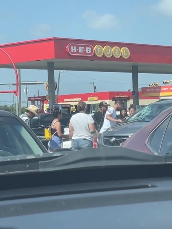 Bimbo chiuso in auto sotto il sole in Texas