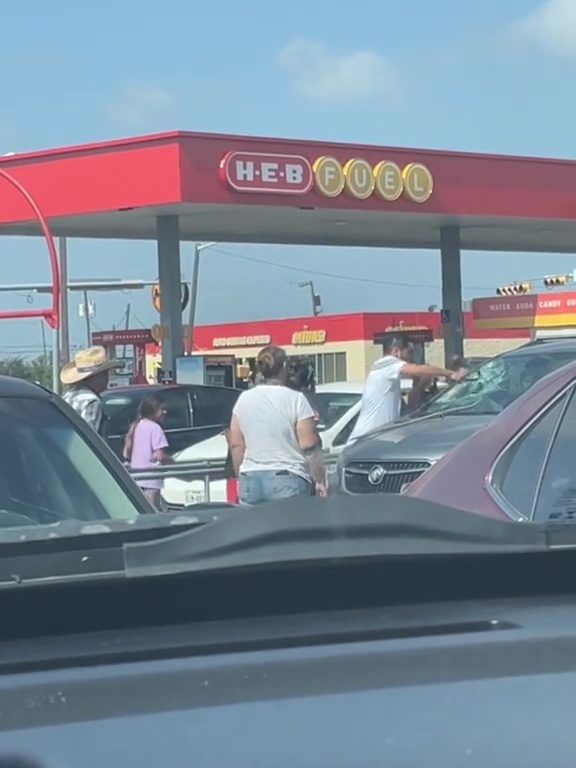 Bimbo chiuso in auto sotto il sole in Texas