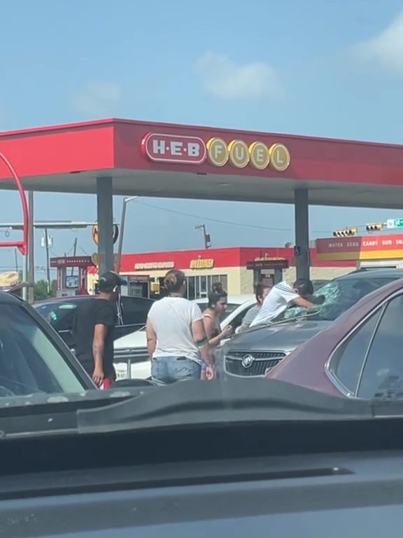Bimbo chiuso in auto sotto il sole in Texas