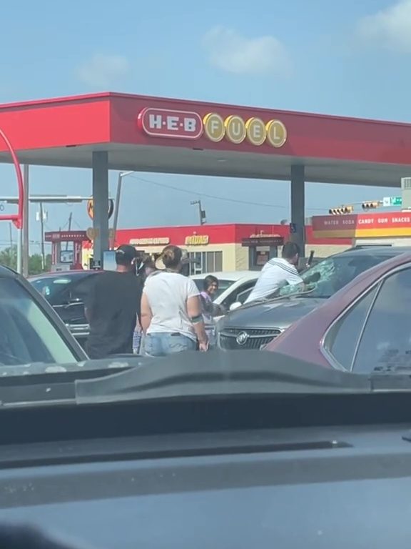 Bimbo chiuso in auto sotto il sole in Texas