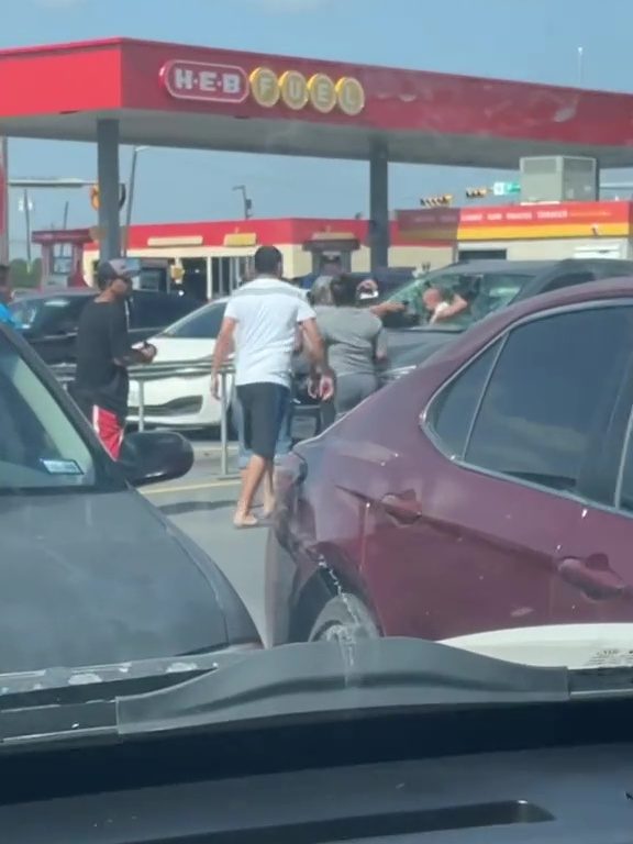 Bimbo chiuso in auto sotto il sole in Texas