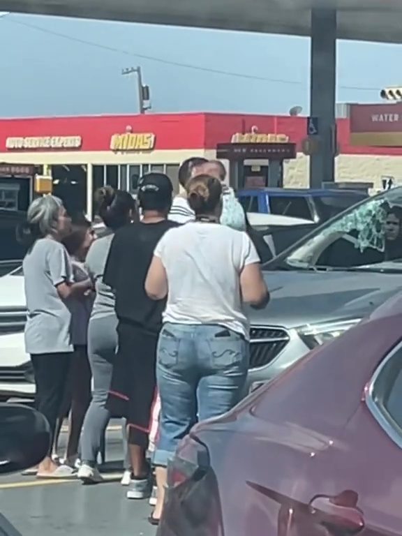 Bimbo chiuso in auto sotto il sole in Texas