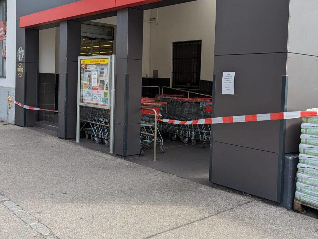 supermercato chiuso ragno