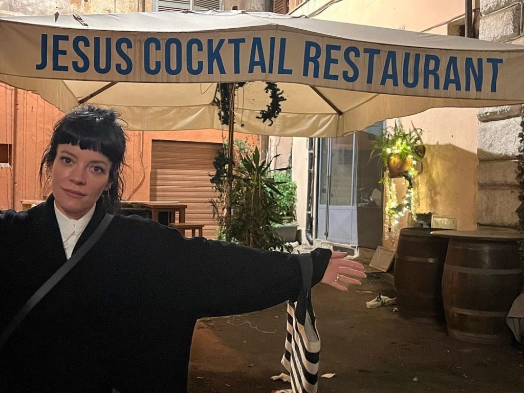 Lily Allen racconta prima volta sesso