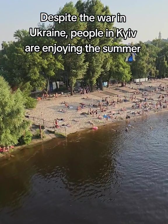 kiev spiaggia polemica guerra