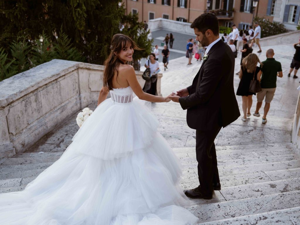 Giulia Penna si è sposata: ecco l'album delle nozze con Yuri