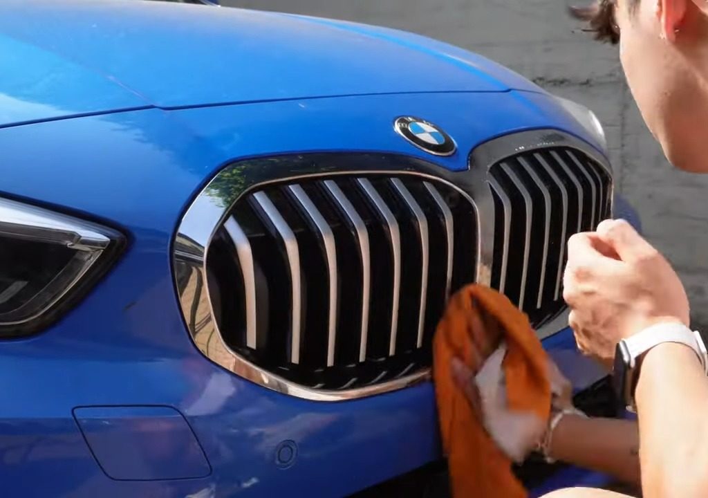 Vandalizzata l'auto dello youtuber Alessandro Greco: "Sono sconvolto"