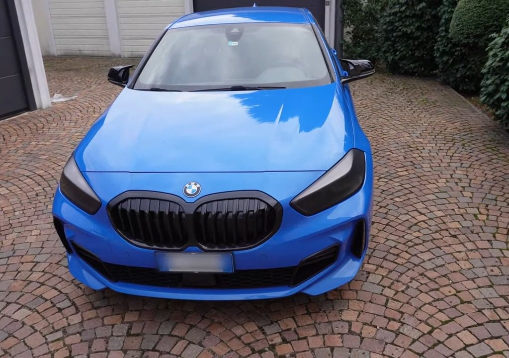 Vandalizzata l'auto dello youtuber Alessandro Greco: "Sono sconvolto"