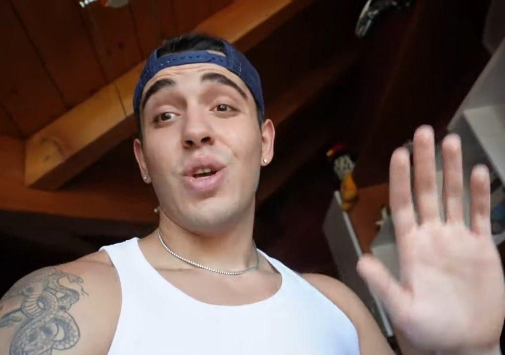 Vandalizzata l'auto dello youtuber Alessandro Greco: "Sono sconvolto"