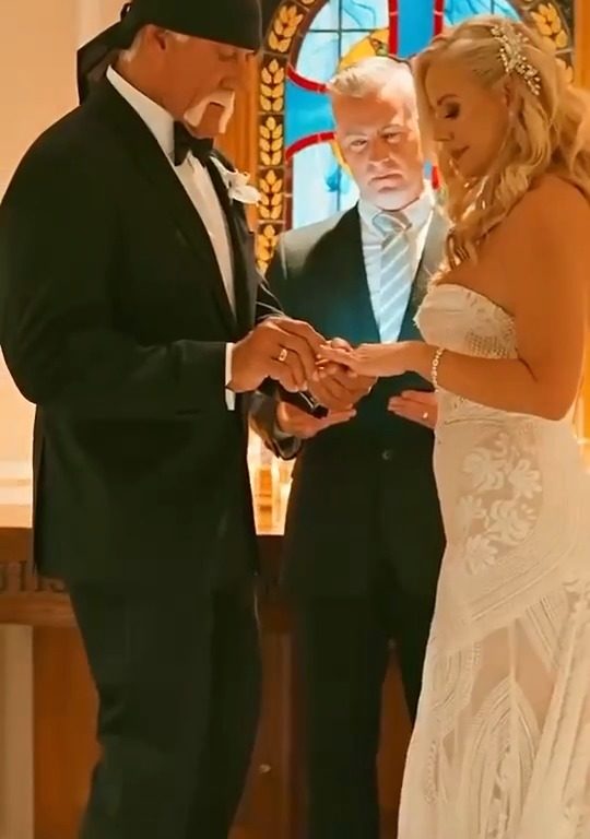 Hulk Hogan sposa la sua insegnante di yoga: fedi da 500mila dollari
