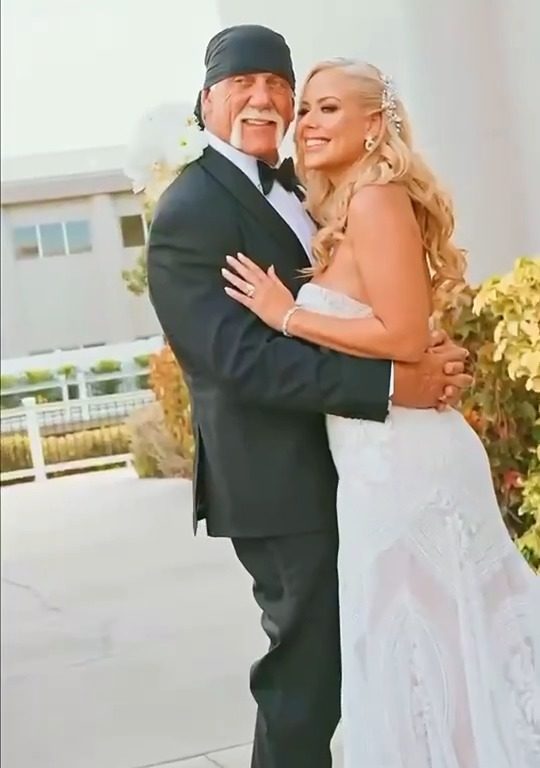 Hulk Hogan sposa la sua insegnante di yoga: fedi da 500mila dollari
