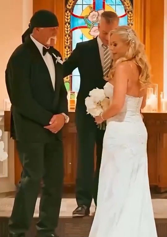 Hulk Hogan sposa la sua insegnante di yoga: fedi da 500mila dollari