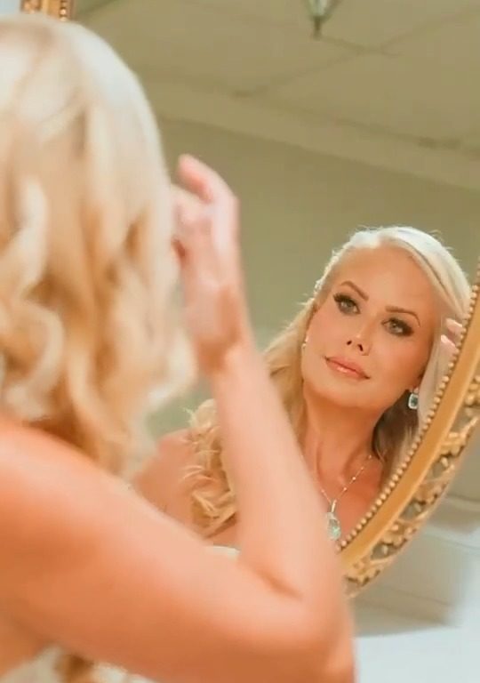 Hulk Hogan sposa la sua insegnante di yoga: fedi da 500mila dollari
