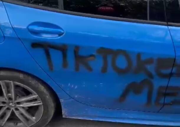Vandalizzata l'auto dello youtuber Alessandro Greco: "Sono sconvolto"
