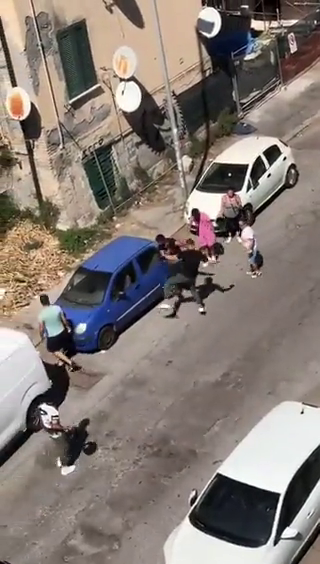 Roma linciaggio dopo scippo