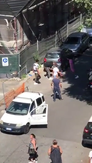 Roma linciaggio dopo scippo