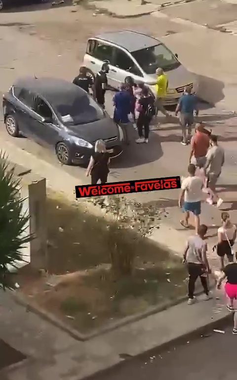 Brindisi, ladre di case picchiate dai cittadini: la polizia le salva dal linciaggio