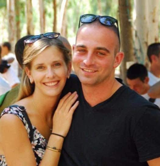 Israele, genitori eroi nascondono i loro gemellini e poi vengono trucidati