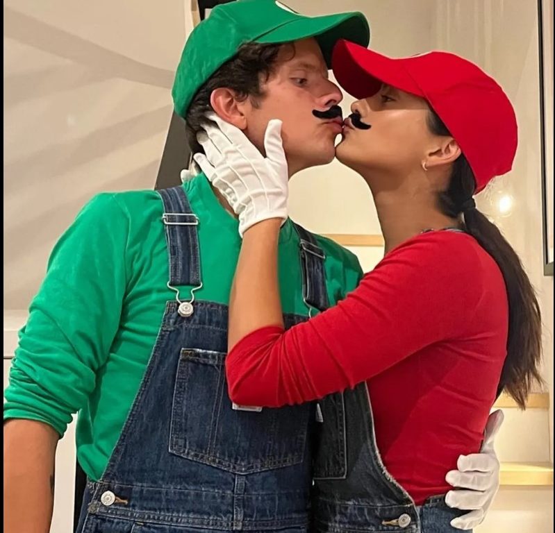 Il vestito di Halloween di Camila Mendes e Rudy Mancuso