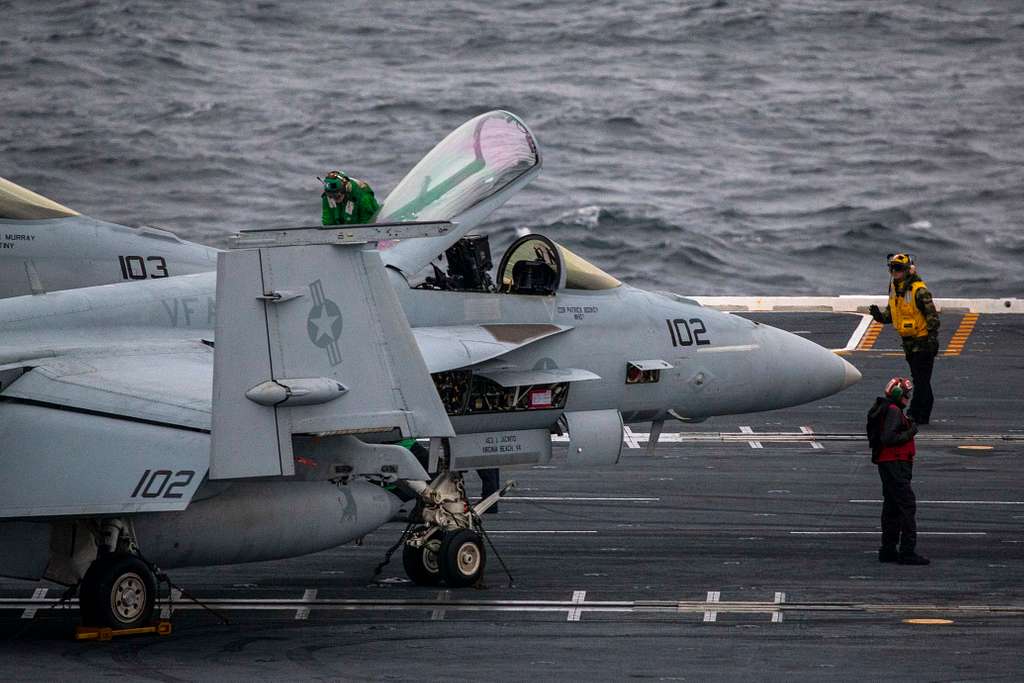 Biden invia la superportaerei USS Gerald R. Ford per aiutare Israele