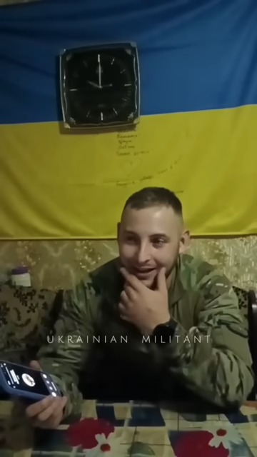 Soldato ucraino trolla i russi: cattura tank guasto e chiama assistenza