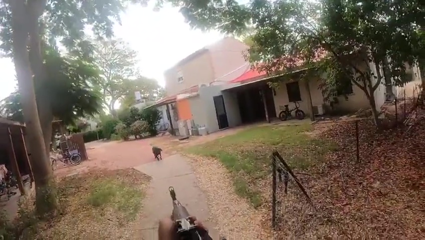 attacco di Hamas registrato con le GoPro: nemmeno i cani sono risparmiati