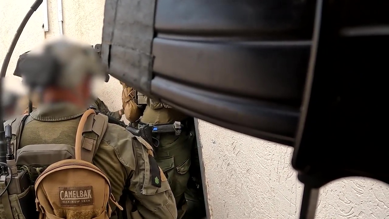 Israele libera 250 ostaggi da Hamas: l'operazione filmata e diffusa
