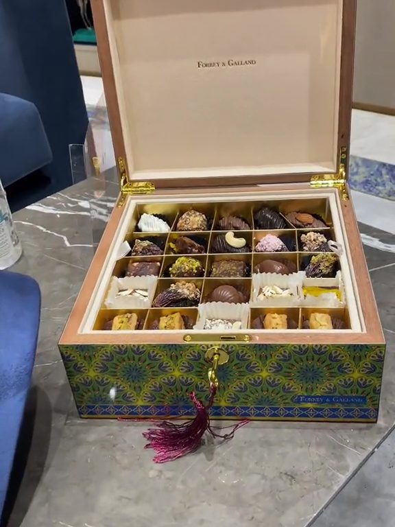 La "dura" vita della mantenuta a Dubai: "Difficile vivere con solo 90mila euro al mese"