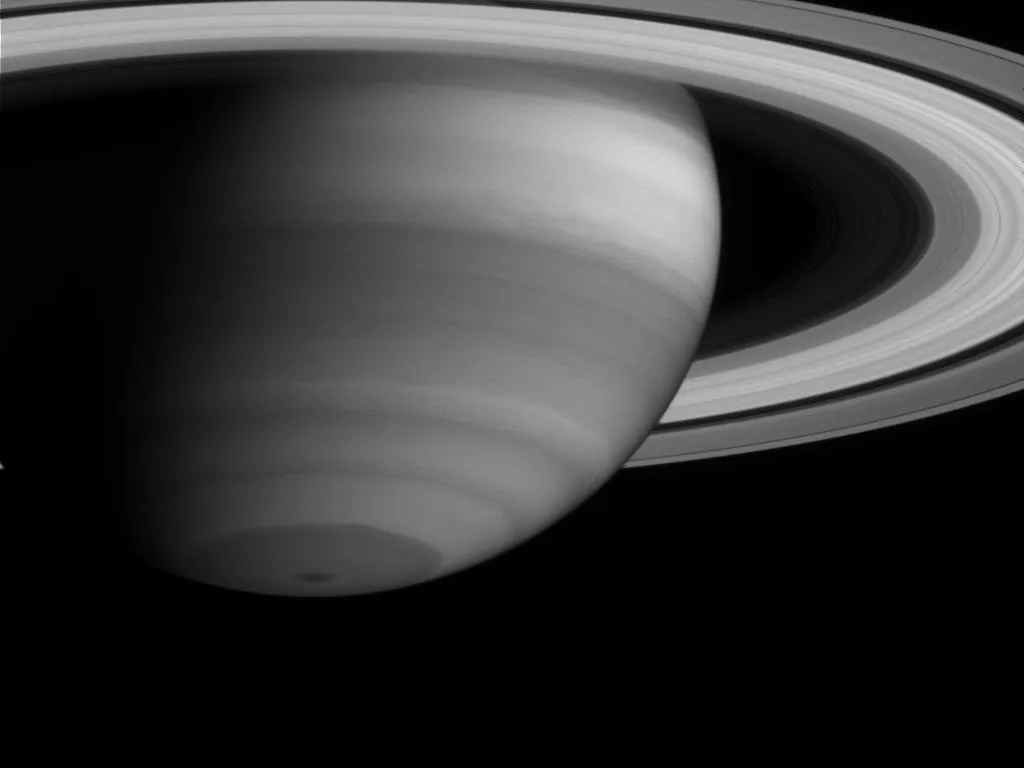 Gli anelli di Saturno stanno per scomparire: la Nasa spiega il fenomeno