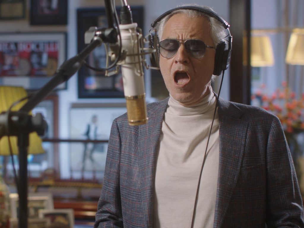 Lo spot natalizio commuove con Bocelli ma la musica è una furbata e "fa schifo" (scopri perché)
