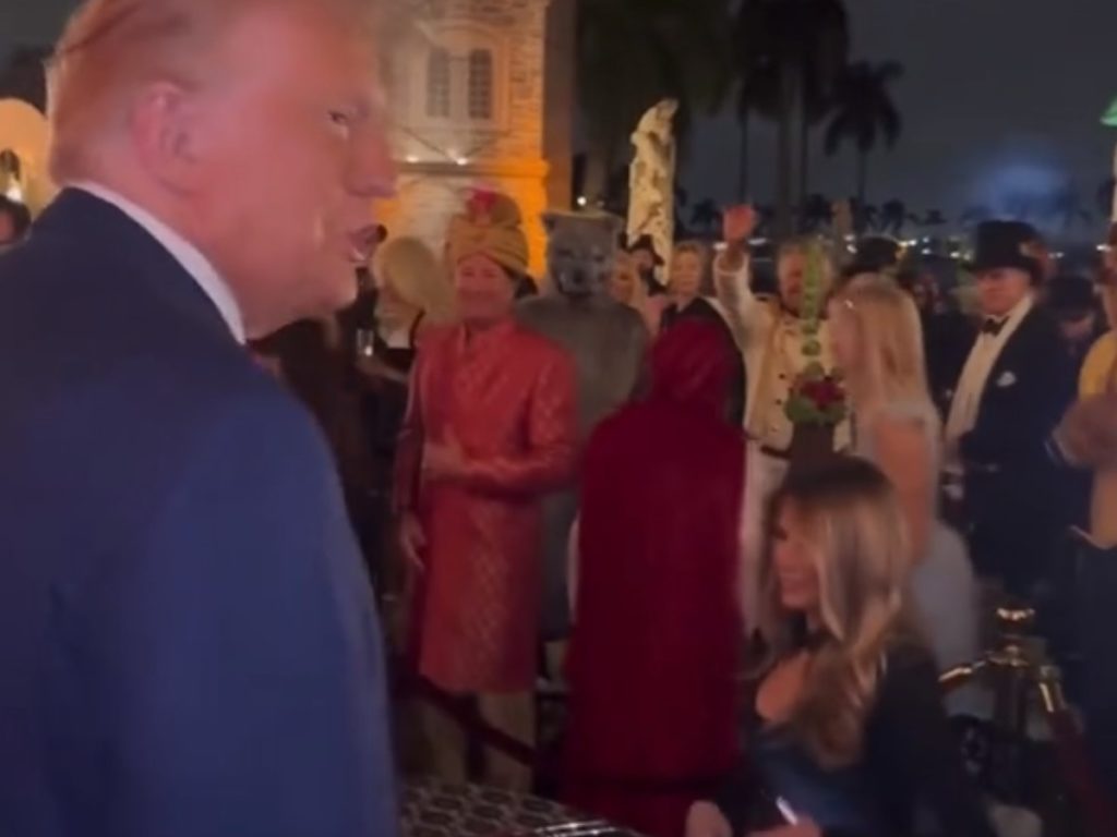 Melania Trump riappare in pubblico con Donald