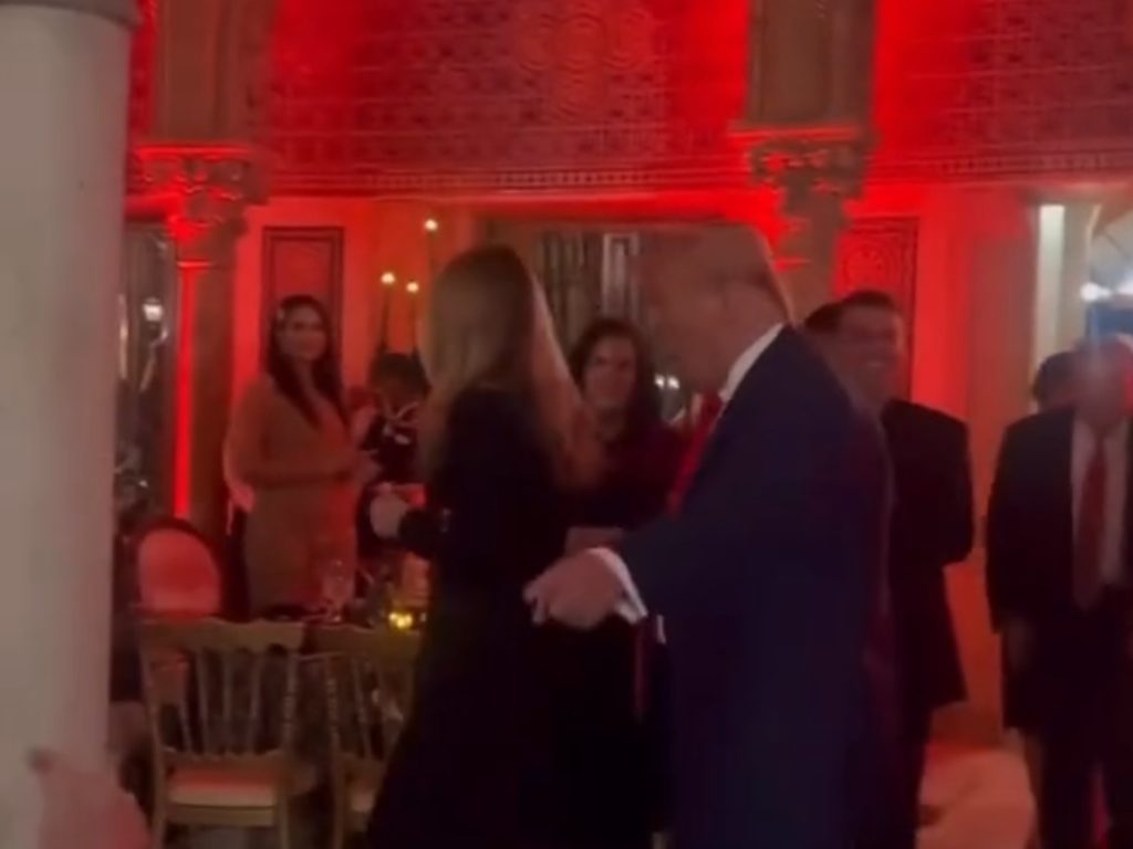 Melania Trump riappare in pubblico con Donald
