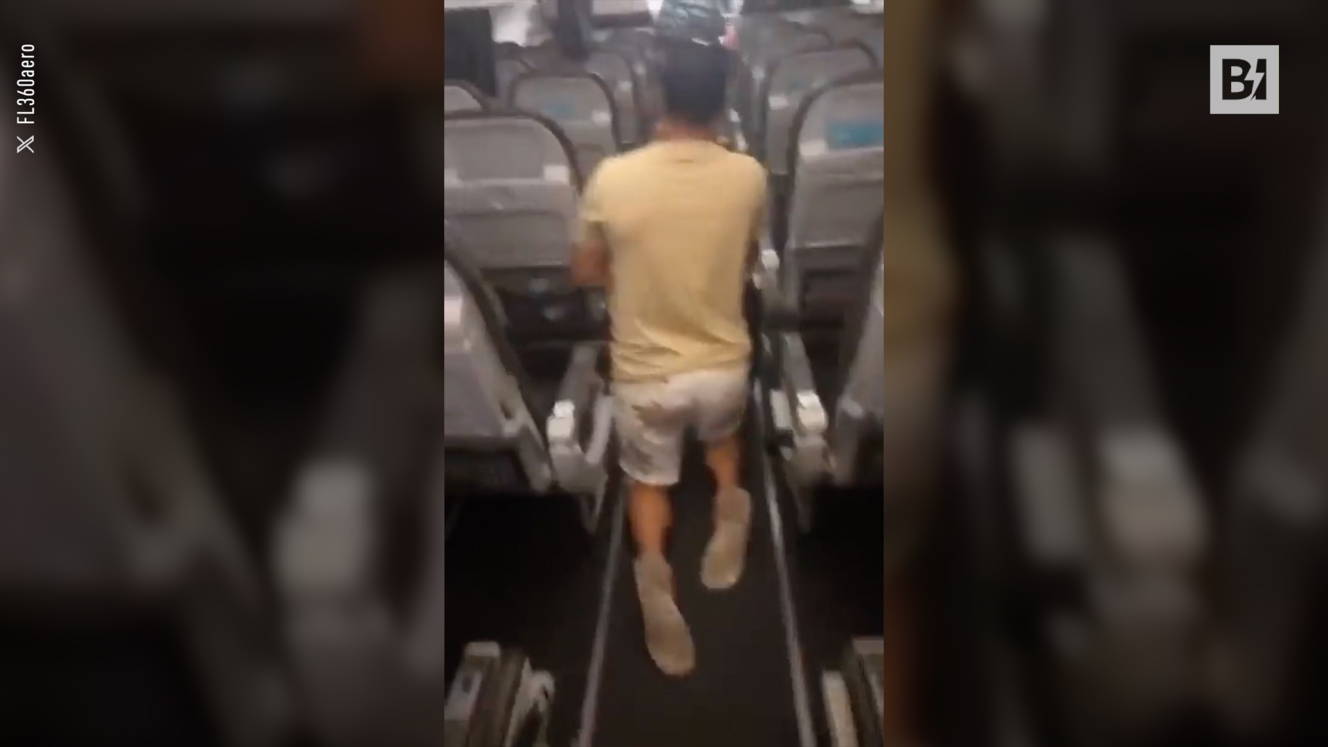 Perché un passeggero ha deciso di scendere dall'aereo in ginocchio