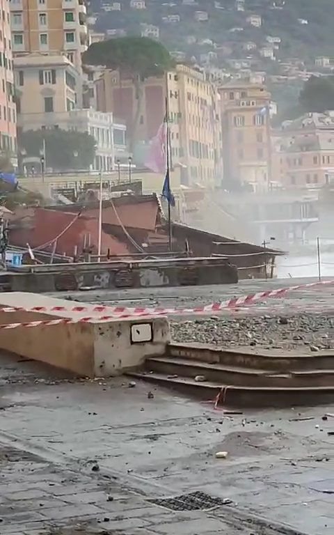 Mareggiata a Camogli distrugge storico ristorante della fiction Rai: video virale