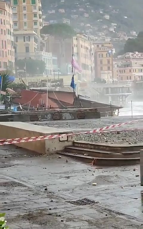 Mareggiata a Camogli distrugge storico ristorante della fiction Rai: video virale