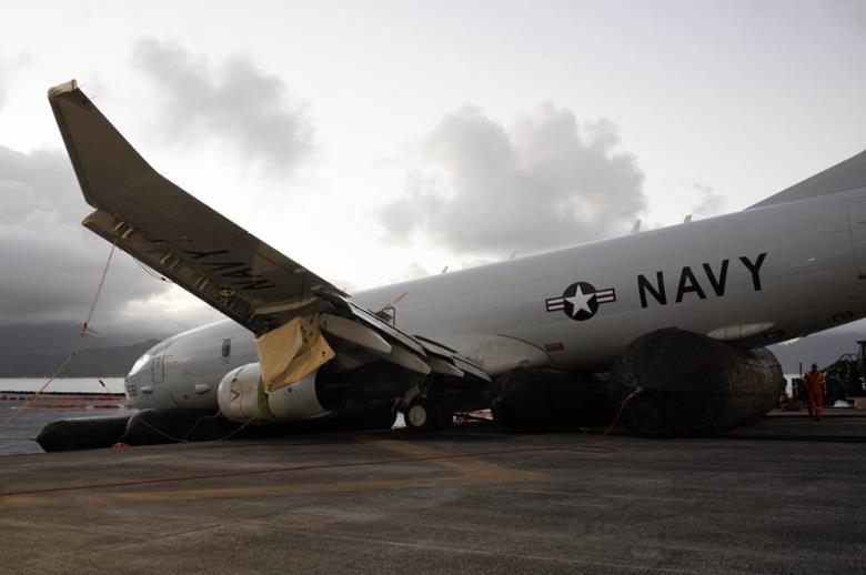 Recuperato l'aereo spia Usa precipitato sulle Hawaii: danni a barriera corallina