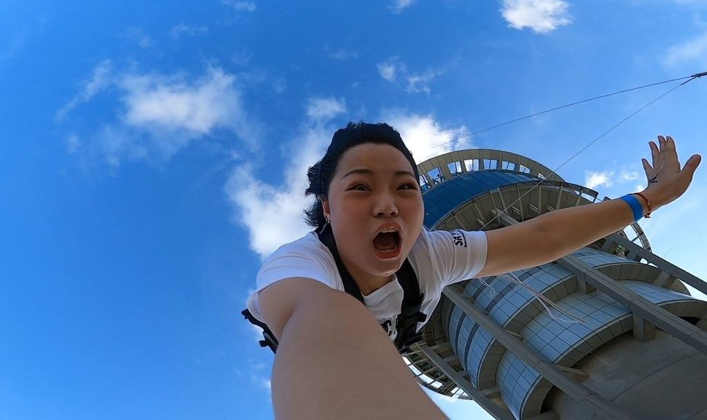 Turista si lancia dal bungee jumping più alto del mondo: muore d'infarto