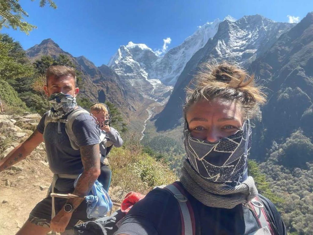Bimbo di 2 anni scala Everest