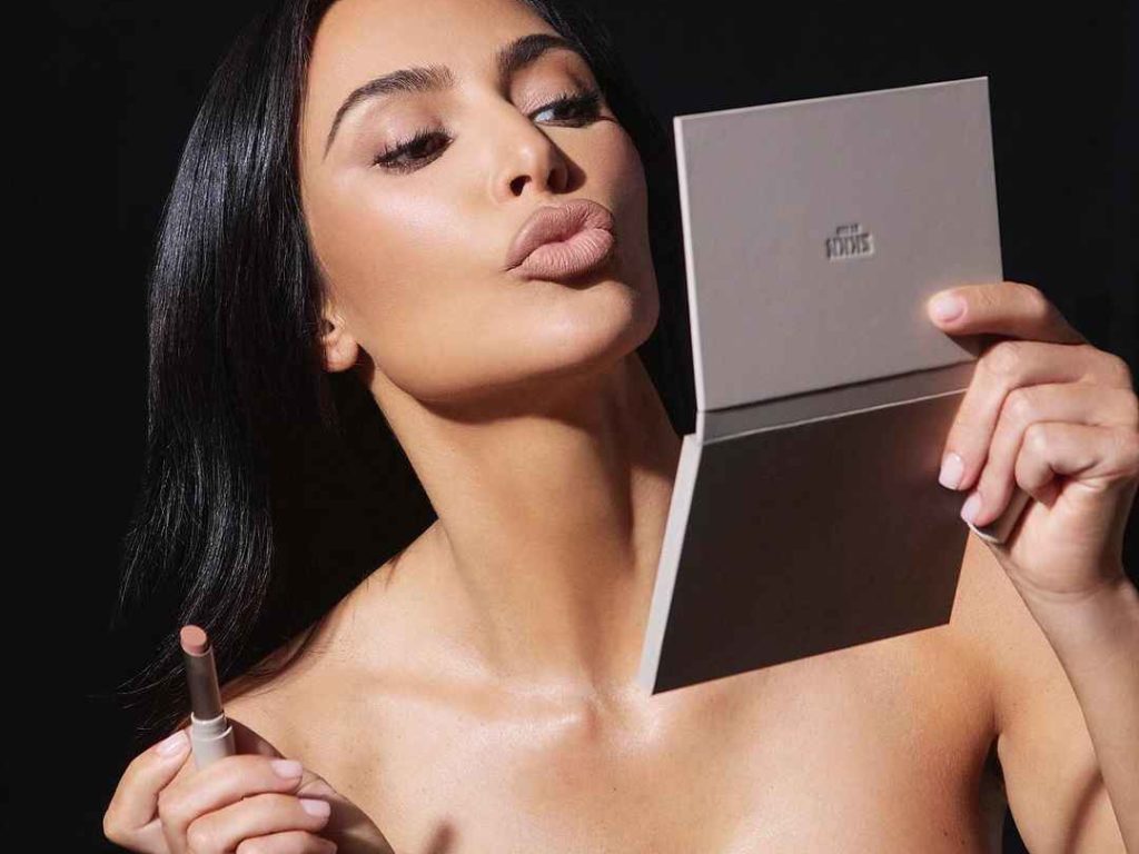 Kim Kardashian senza mutande per prendere in giro Bianca Censori