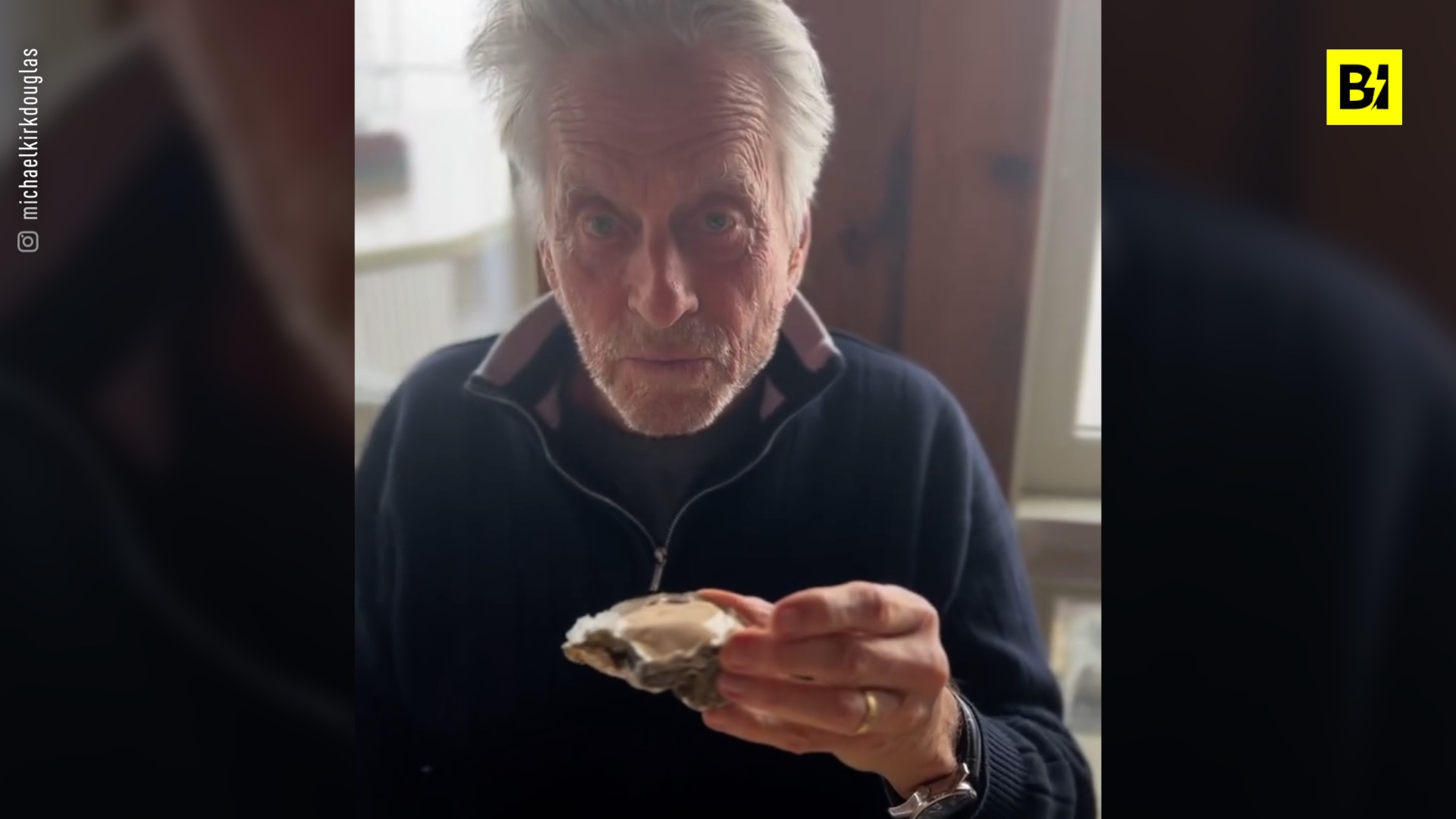 Michael Douglas e l'ostrica gigante l'"impresa" culinaria finisce sui