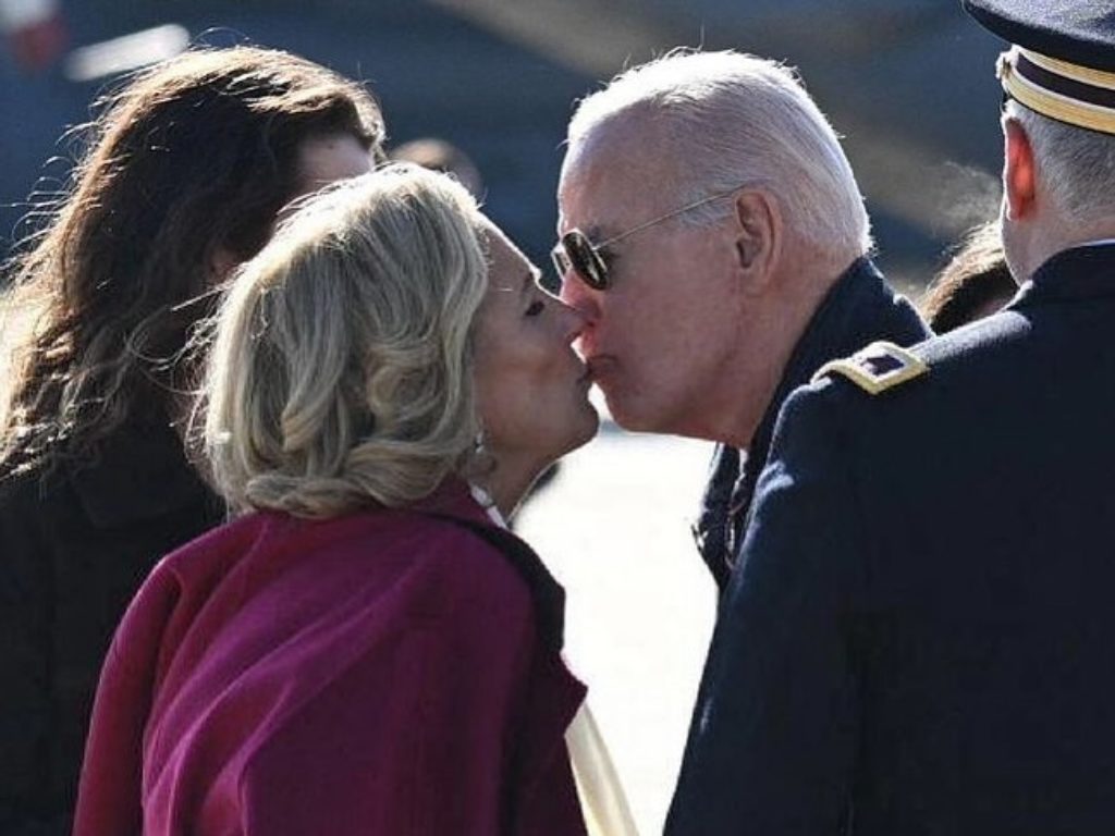 Joe Biden a 81 anni imbarazza la moglie: "Con Jill faccio ancora buon sesso"