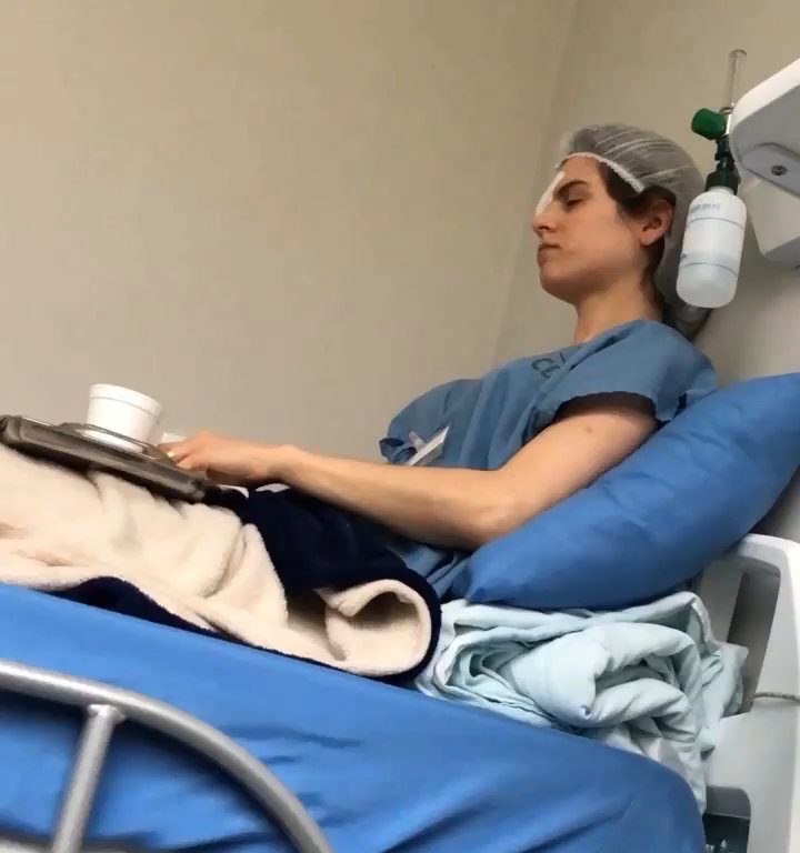 Donna assume ibuprofene per i dolori mestruali: subisce ustioni e va in coma