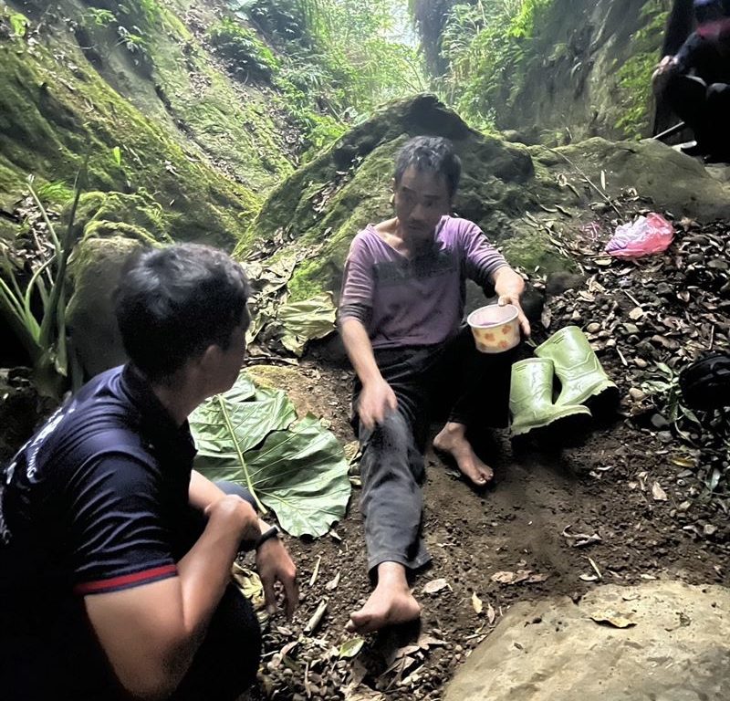 Escursionista intrappolato in un dirupo, toglie acqua a intera città e si salva